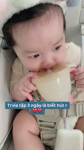 Tập hút thì cốc richell mãi đỉnh 🤭🤭 #tiktok #embe #emberong🐉 #ăndặm 