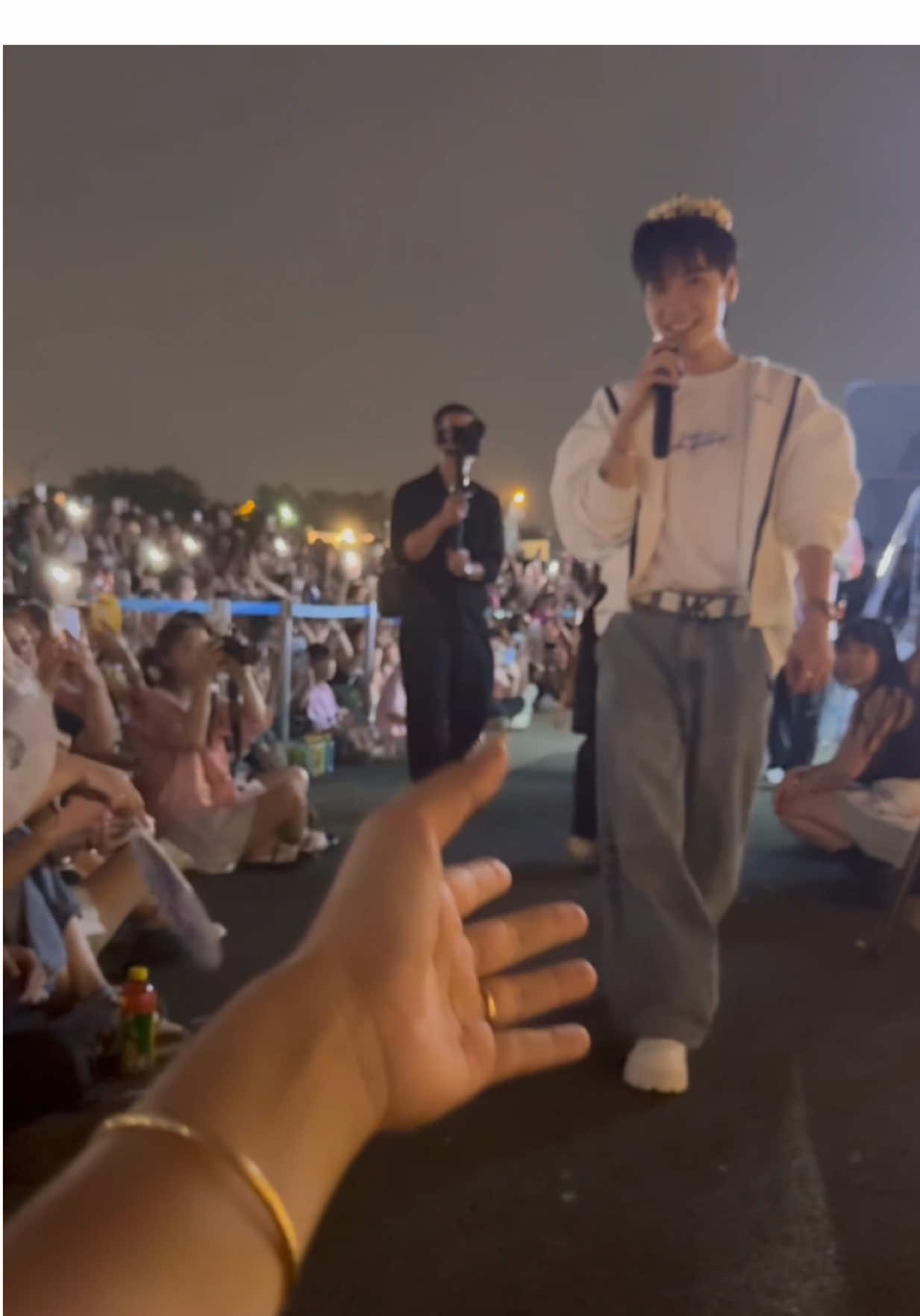 Bỏ qua tất cả chạy về nơi phía em ♥️@Quang Hùng MasterD  #muzik #quanghungmasterd 