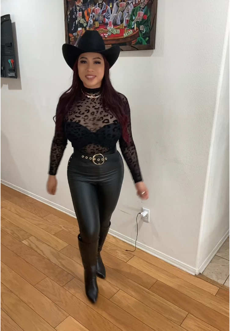 @Jessica Arevalo #outfitinspo #outfitideas #outfitvaquero #outfits 