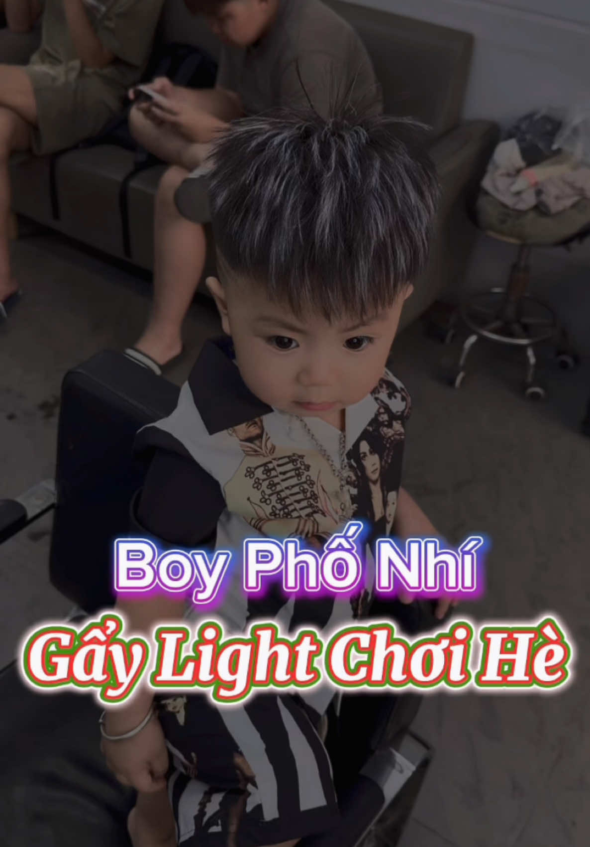 +1 Boy Phố các MaMa cho đi làm đẹp thôi 💈✂️#bonguyentuan #nguyễntuấntócboyphố #xuhuong #màunhuộmnguyễntuấn #xiang #tóchêutràngtiền 