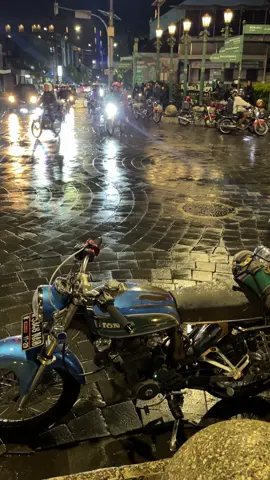 nanti akan ku bawa orang yang tidak kalah istimewa denganmu 😛#cbholicprambanan #cbindonesia #jogja #tugujogja #malioboro #fyp #fyppppppppppppppppppppppp 