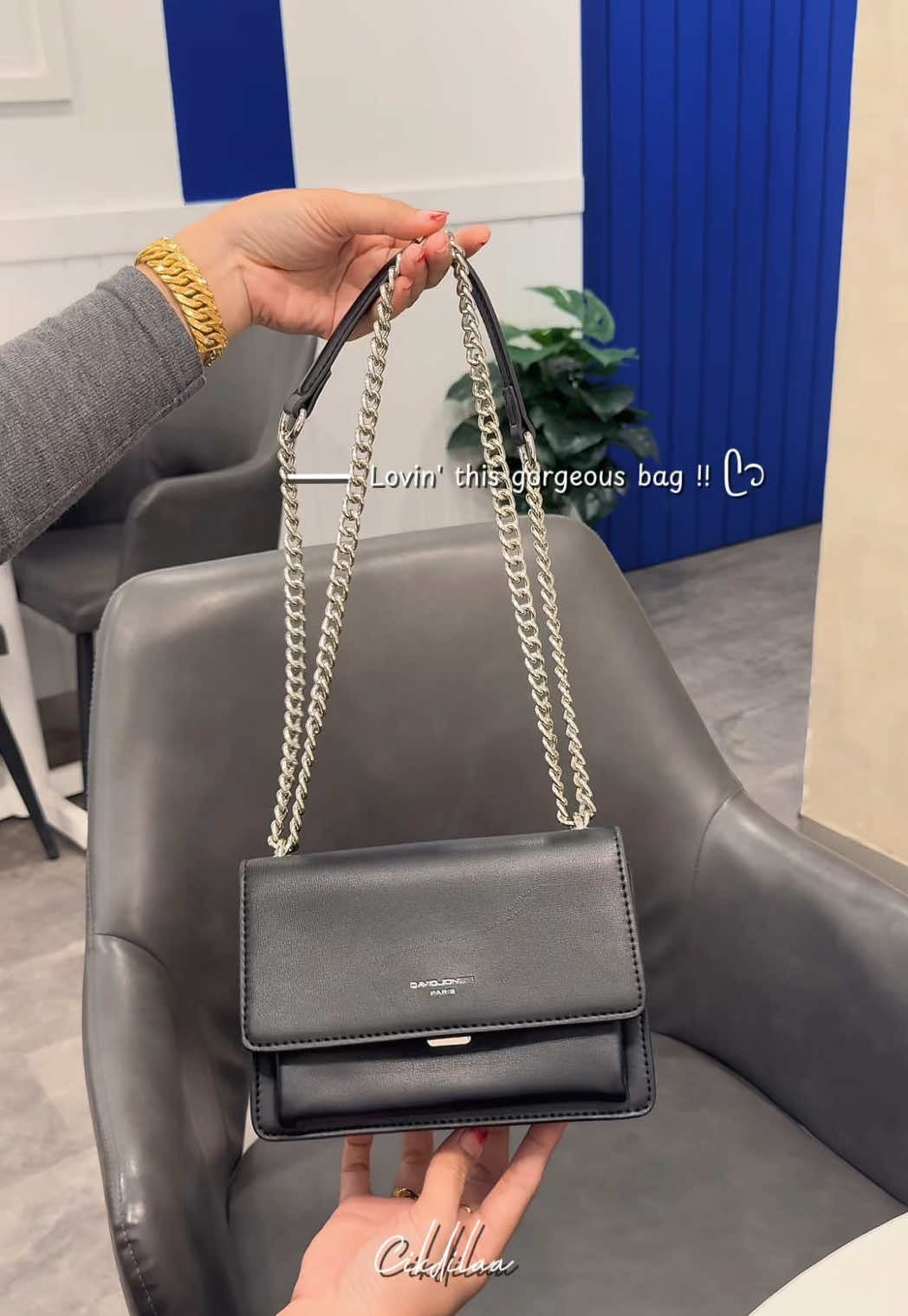 It's soooo gorgeous bag!! ᥫ᭡✨ #handbag #bag #handbagmurah #handbagwanita #handbagwaterproof #handbagviral #handbagcollection #davidjonesbag #davidjones 