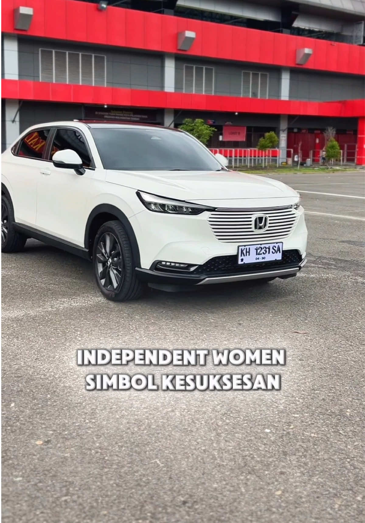 “Mobil impian ini bukan sekadar pencapaian, tapi pengingat kalau usaha nggak pernah mengkhianati hasil. Yang nonton, semoga rezekinya lancar dan bisa beli mobil impiannya juga ya!” #mobilimpian #hrvse #mobilhrv 