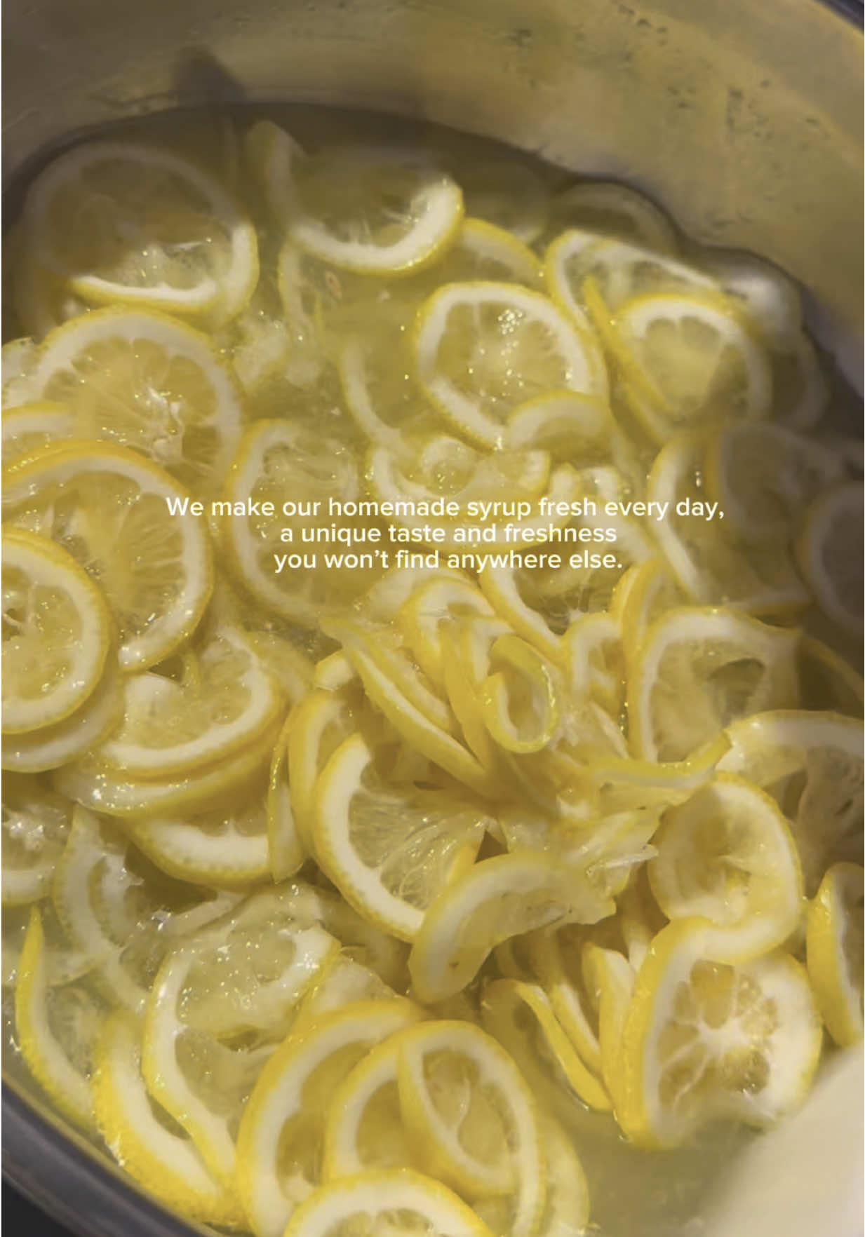 homemade syrup 🍋 ที่เราตั้งใจทำกันเองเพื่อให้ได้รสชาติที่สดใหม่ ไม่ซ้ำใคร ความหอมที่ถูกเคี้ยวใหม่ทุกวัน #chimchimmcha 