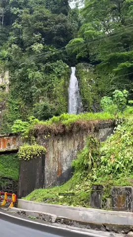 Air terjun lembah anai ✨ . . . . . . . . . . . . . . . . #minang #sumbar #bukittinggi #musikminang #minangtiktok #bukittinggivlog #padangpanjang #bukittinggitiktok #marapisumbar #sunset #erupsimarapi #gunungmarapi #ngaraisianok #tabiangtakuruang #singgalang #sunset #takjil 