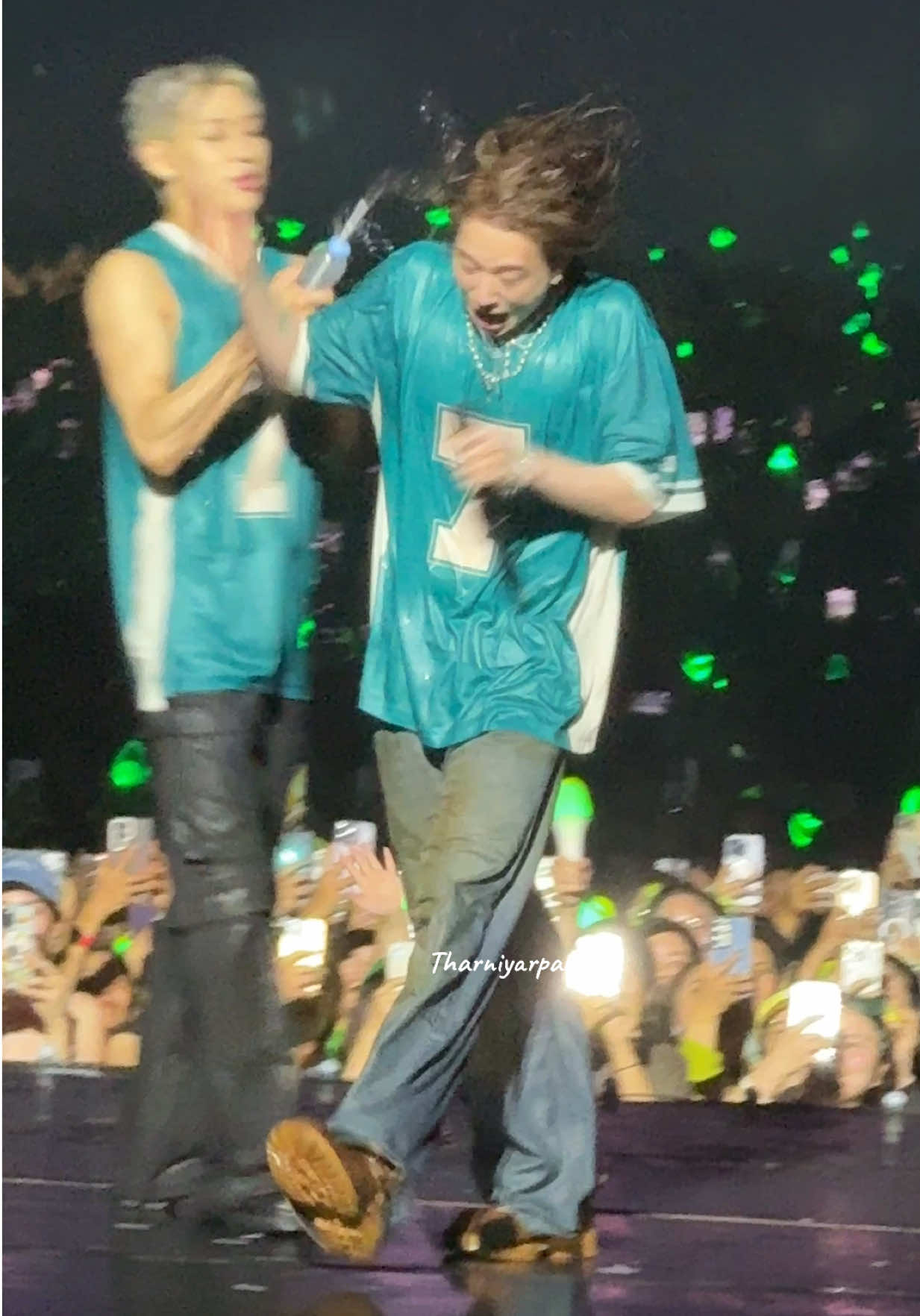 แม่บอกว่าอย่าแกล้งน้อง!! 🤣🤣 แสบมากคู่แฝดมดงู #GOT7_NESTFESTinBKK #GOT7inราชมัง #แบมแบม #ยูคยอม #GOT7inRAJAMANGALA #GOT7_NESTFEST #GOT7 #YUGYEOM #BAMBAM #YugBam #fyp 