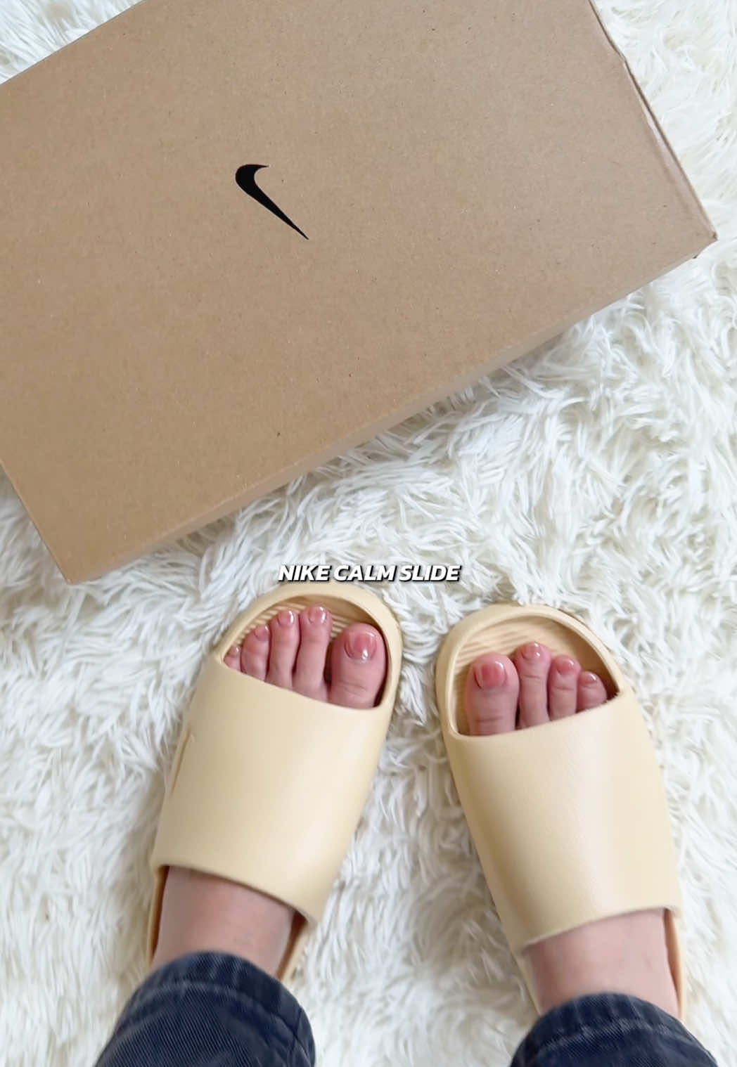 รองเท้าแตะของไนกี้ เตรียมพร้อมสำหรับฤดูฝน 🌧️💦 ใส่ สบายมาก Nike calm slide 💯 #nike #nikecalmslides #nikecalm #nikecalmslide 