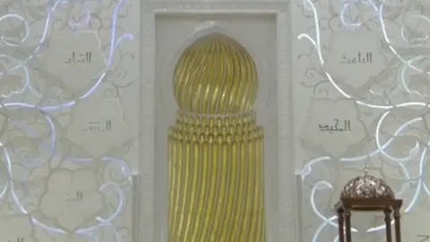 #ادريس_ابكر  #وما_منعنا_ان_نرسل_بالايات  #قران  #قران_كريم  #سورة_الاسراء  #ارح_سمعك_بالقران  #quran 