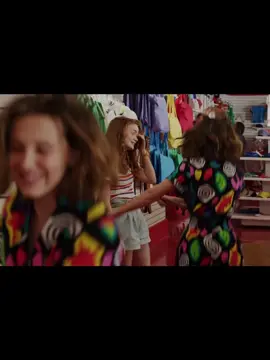They are good dancers too… ❤️ #strangerthings #hawkins #bloopers #funny 
