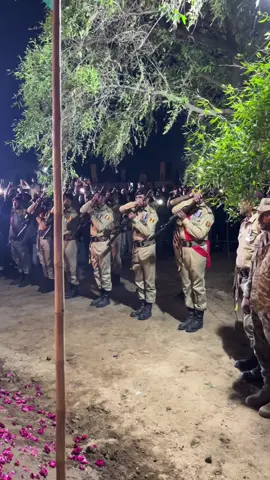 Shaheed ko salam paish krty hiwe pak army zindabad🇵🇰 #pakarmy #pakistanzindabad #viralvideo #foryoupage 