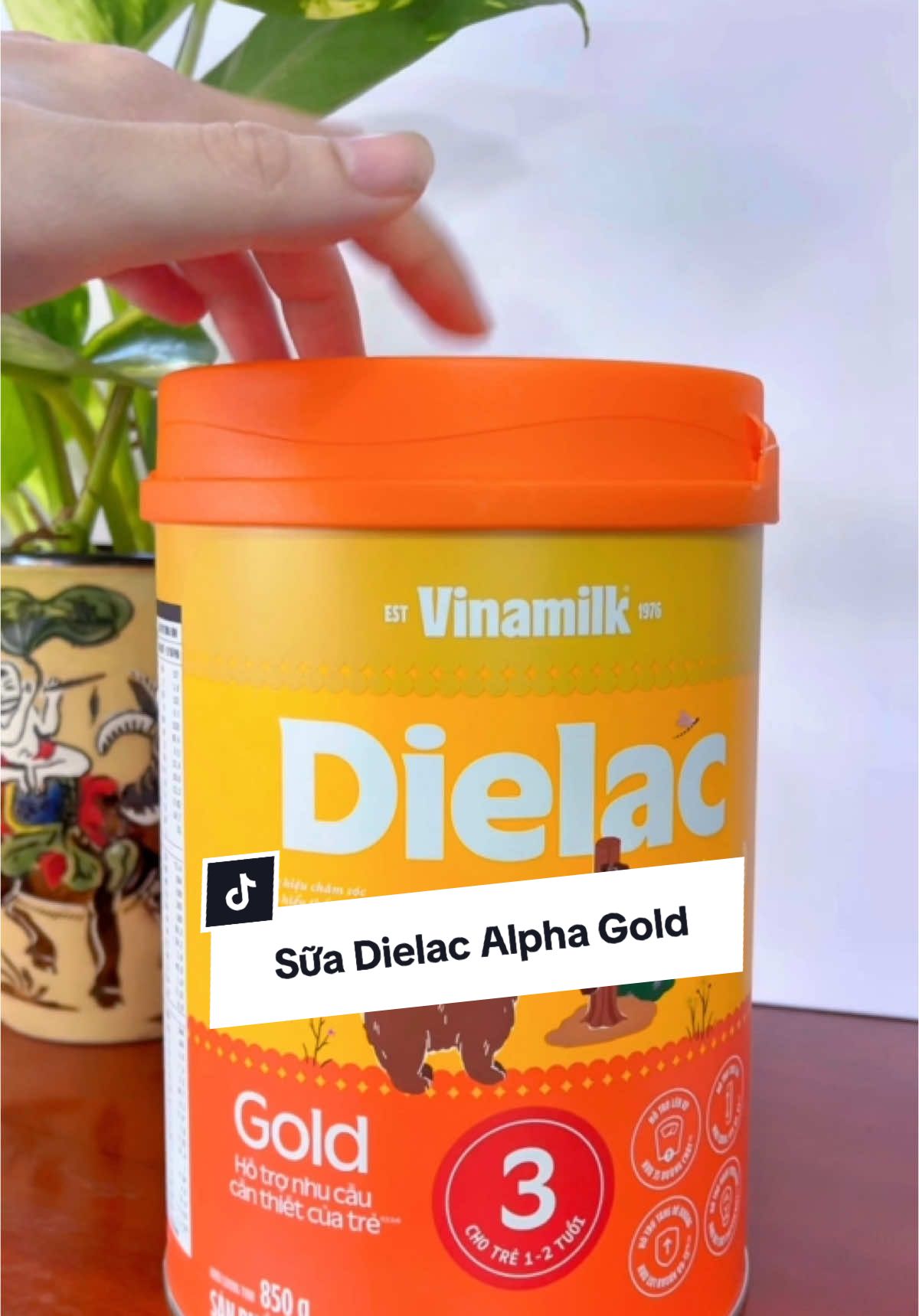 Sau vụ sữa không rõ nguồn gốc thì e yên tâm vì đã chọn Vinamilk cho con có bảng thành phần đẹp hẳng #suadielacalphagold #dielacalphagold #suadielacalpha #suachobe #suabot #suabotchobe #mevabe #suachobeyeu #reviewmevabe #vinamilk #suavinamilk 