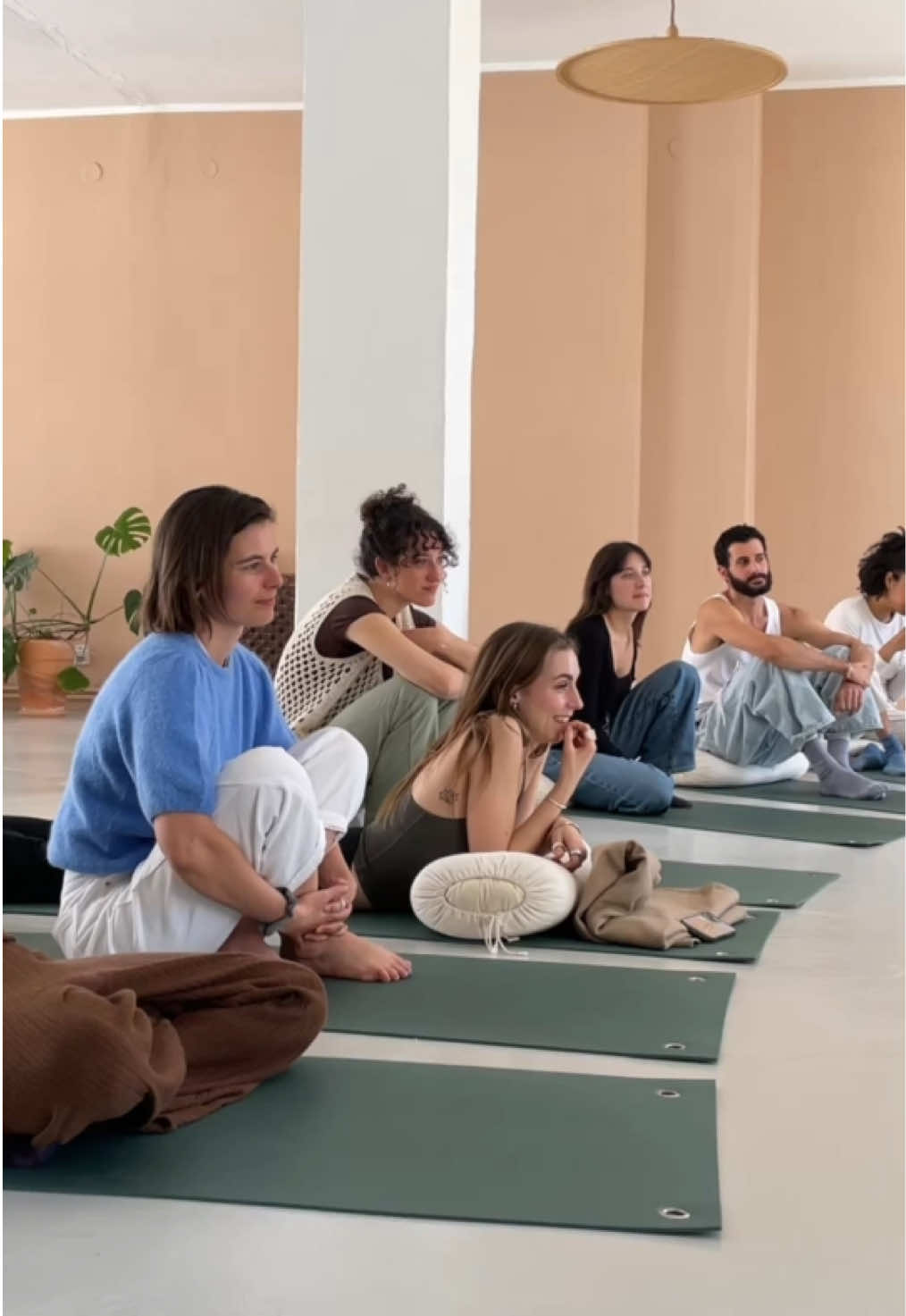 Yes, yoga teachers have meetings too… but make it cute  #berlin #berlinyoga #yoga #mindfulness #stretching #berlinsummer #flow #fyp #weekendfun #yogateacher 
