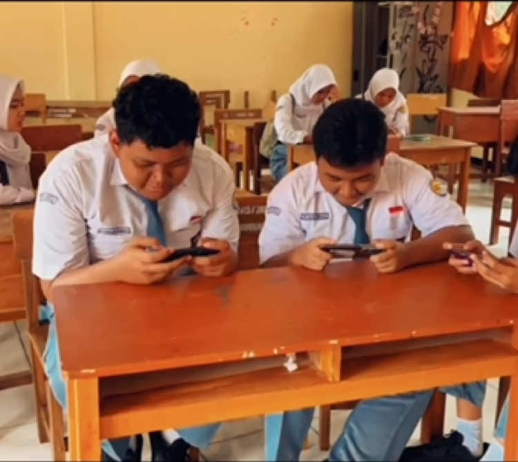 Unit 3 pkn || X.7  Kami membahas tentang Bela Negara di era Digital terhadap “Kecanduan game online pada siswa/i” yang dimana kami membuat video edukasi untuk membantu siswa pelajar berhenti dan mengurangi penggunaan aplikasi yang membuat kecanduan pada usia remaja. Maka dari itu ayo jadilah remaja tangguh, kreatif, dan juga berguna untuk semuanya dengan melakukan hal hal yang positif!