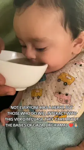 I gave him bread and water because he was hungry. There was no clean food like eggs that I could feed him, and there were no vegetables, fruits, or anything. I feel sad when he is hungry and I bring him food that he doesn't think is tasty. Please click the link in the bio to help us 🫶🏼 #baby #babyboy #babyfood #babyfoodrecipes #babyfoodideas 
