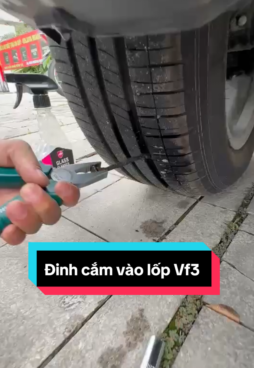 Tráng lốp cứu vf3 một pha nằm đường trông thấy #trangkeo #trangkeochongdinh #tranglop #tranglopchongdinh #vf3 