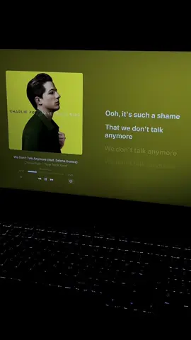 we don’t talk anymore - charlie puth #fyp #musica #macbook #wedonttalkanymore #charlieputh 