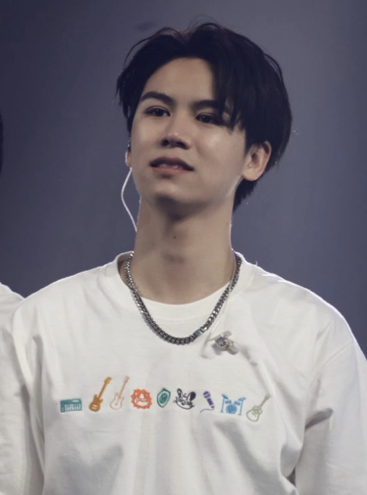 senyum gitu loh tang kan maniss 🫠 #satang #satangks #satangkittipop #gmmtv #fypシ゚ #capcut #fyp #พี #fypage #hehe 