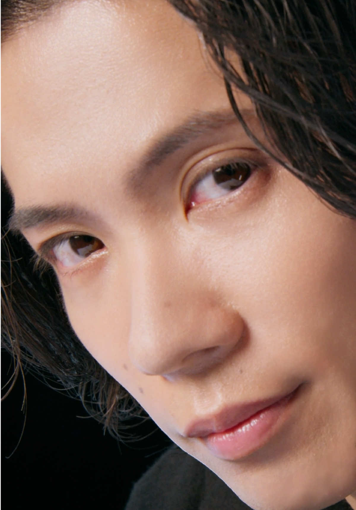 Givenchy Beauty Ambassador Yuta Jinguji, featuring the masters of color correction Prisme Libre Skin-caring Color Corrector and Loose Powder.   #GivenchyBeauty #GivenchyMakeup #PrismeLibre #YutaJinguji #神宮寺勇太 #number_i #ジバンシイビューティー