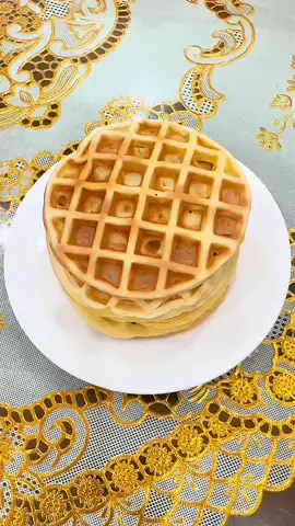 Món ngon theo ý muốn với máy làm bánh WAFFLE. #banhwaffle #mebimsuachamcon #mevabe #giadungtienich #nuoicondungcach 