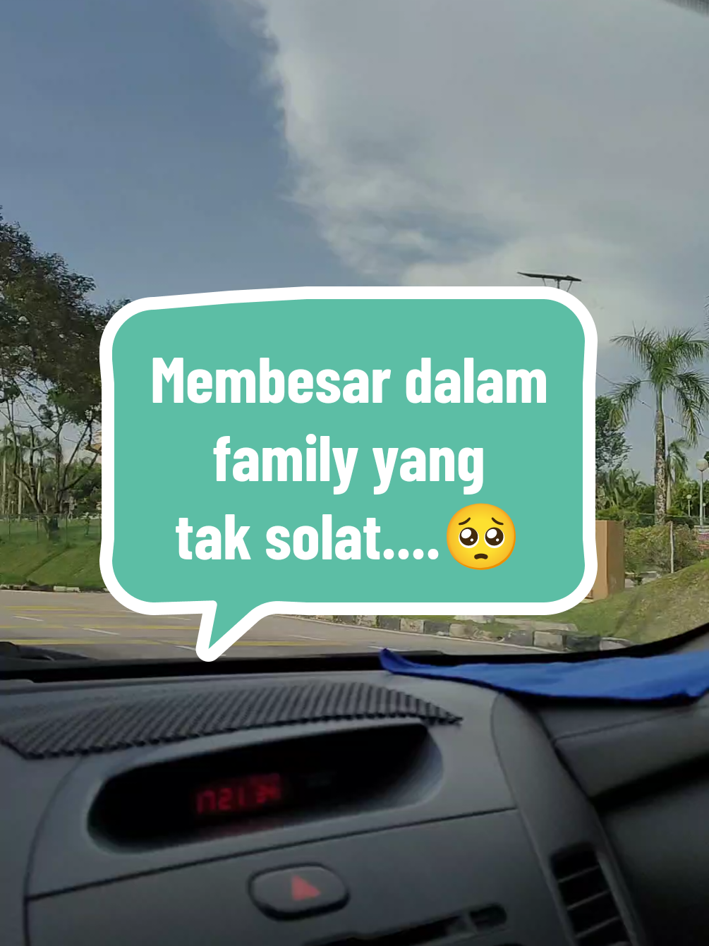 Jangan pernah berhenti utk berdoa. Walau bertahun lamanya. Satu hari nanti insyaAllah Allah akan sentuh hati mereka.