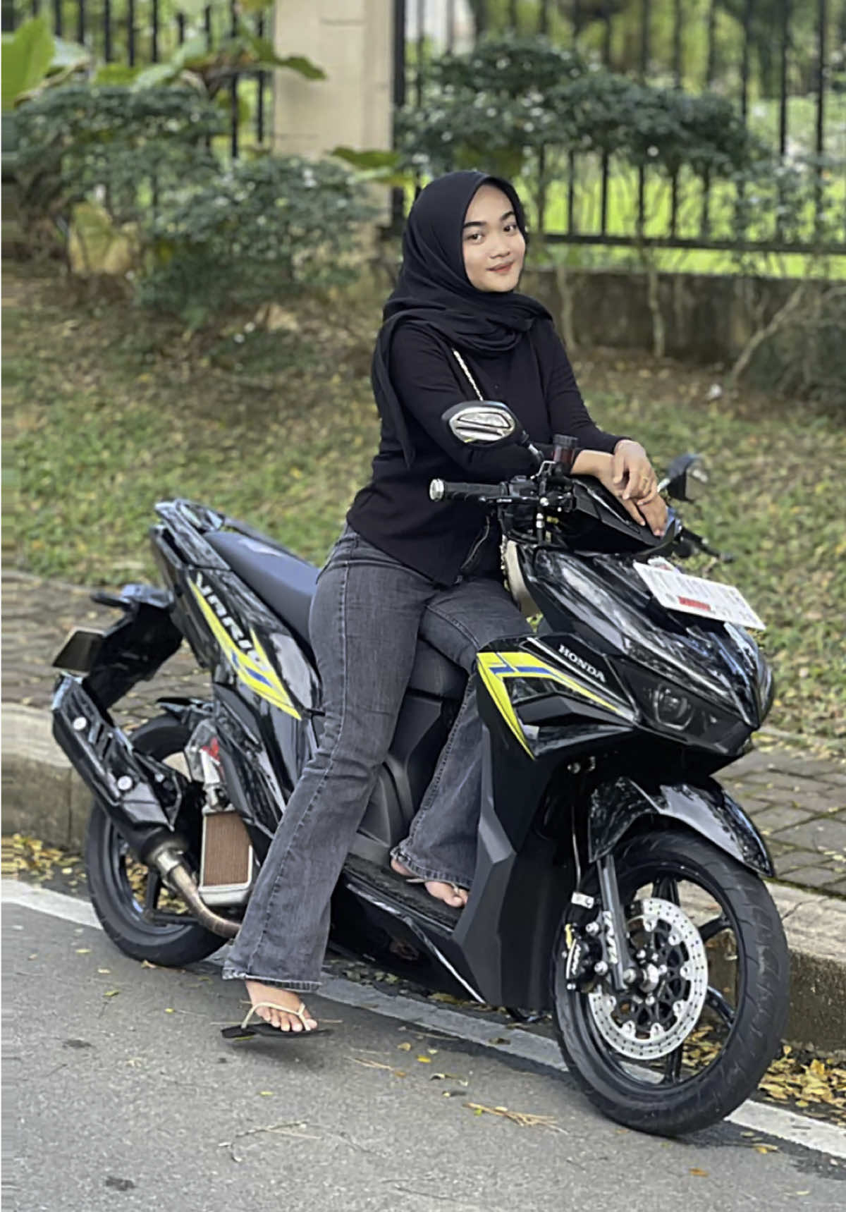 VARIO+CEWE CELANA CUTBRAY NENTENG TAS🥰🫶🏻 #platkt #platktniboss #platktiniboss #platktmeresahkan #fyp #efyepe #fypシ #fypシ゚viral #fypdong #fypgakni #kapanfyp #masukberanda #masukfyp #jj #xyzbca #cumakonten #JJCapCut #CapCut 