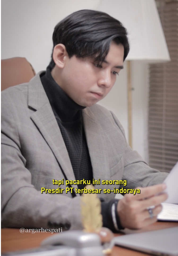 Cowokmu suka liat video cewek? Pakai cara ini. @Selfietime Shorts  #SerialTikTok #TikTokTainment #TikTokSeries #TikTokSeriesFuture #drama #argarhespati #suneedaycreative #dramatiktok #viraltiktok #kehidupan #pacar #cinta #mantan #bos #kaya #jodoh #direktur #sultan 