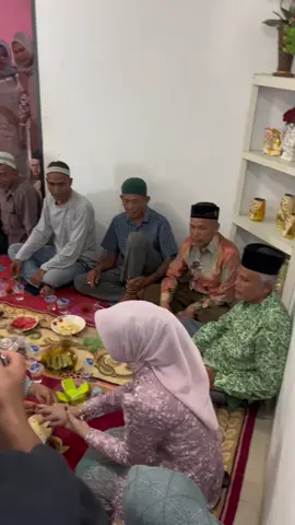 Akhirnya bisa ngerasain moment ini🥹 #lamaranmoment #pasangcincin #trendengagement #engagement #fy 