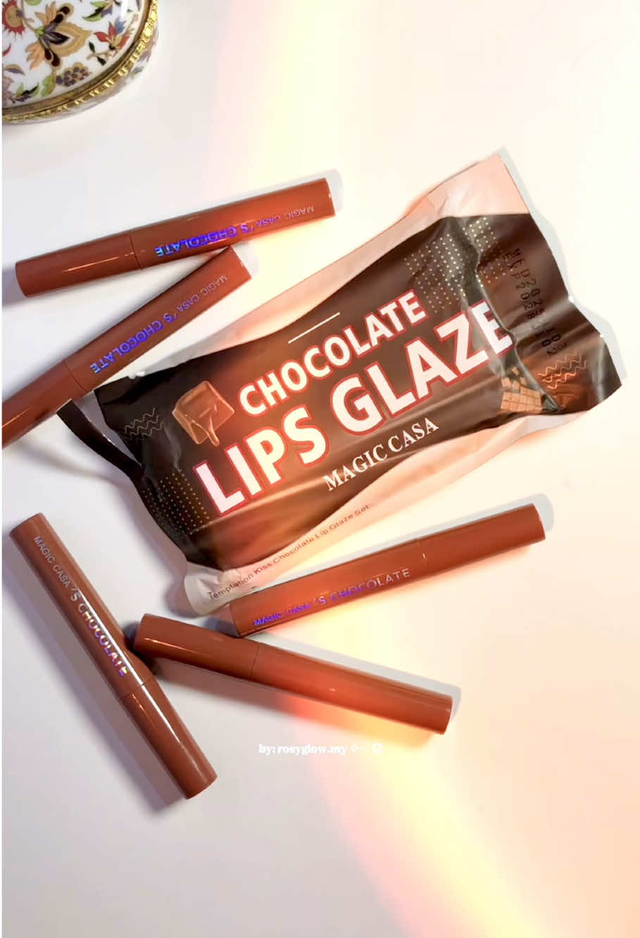 lips chocolate, bikin tahan lama🤎 #lipsglaze #chocolatelipstick #lipsglazechocolate #5pcslipsglaze #rekomendasilips 