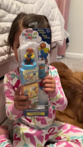 Bedtime just got an upgrade! Our daughter is obsessed with The Berenstain Bears stories for the Story Dream Machine #bedtimeroutine #storytime #littletikes #storydreammachine #littletikes #ad @officiallittletikes 