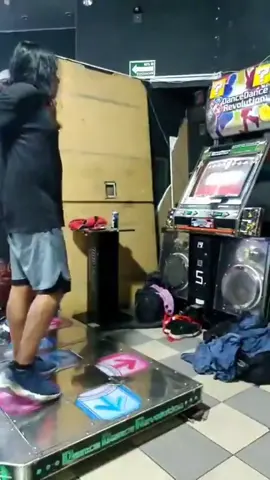 Dance Dance Revolution - Max 300 (Super Max-Me-Mix)  Expert 15 Me gusta jugar DDR disculpen la calidad pero hize una transmisión en facebook,bajo mucho la resolución pero estaré haciendo videos de DDR si quieren ver rolitas háganmelo saber comenten y las juego subiré los videos cuando vaya ,aquí jugando con mi mentor jajaja  #ddr #ddrmax #ddra3 #dancedancerevolution #max300 #dancers #oldschool #miau #datner #nekillo