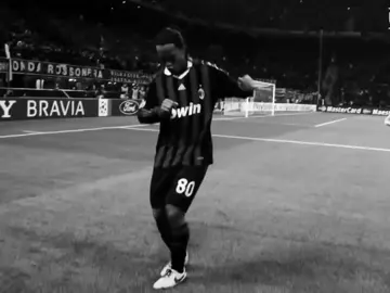 🇧🇷😅 #رونالدينهو #m #ronaldinho 