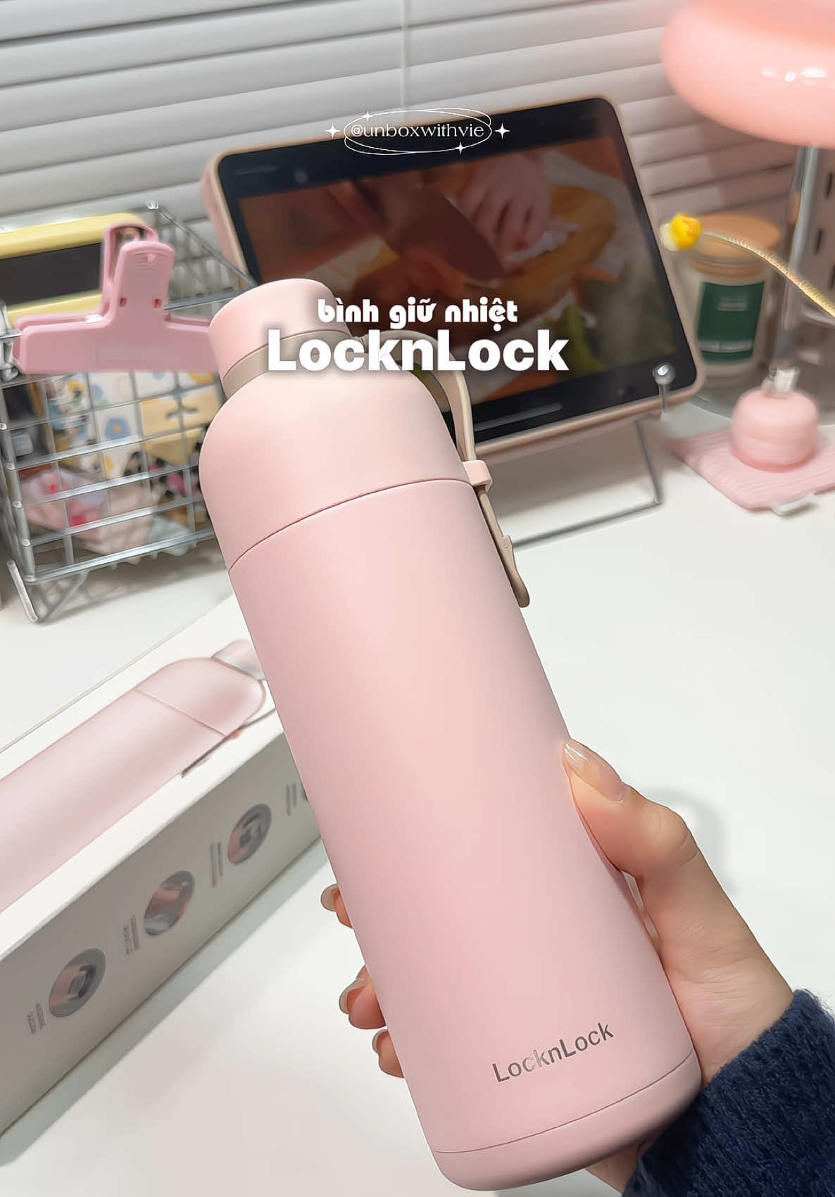 Bình giữ nhiệt LocknLock siu bền, giữ nhiệt tốt, đá lâu tan. #review #unboxwithvie #xuhuong #xuhuongtiktok #viral #xh #binhnuocgiunhiet #binhgiunhiet #locknlock #vzone #premiumlife #binhnuoc #giunhiet #muataitiktok #binhgiunhietcute #binhgiunhietlocknlock #lygiunhiet #lygiunhietlocknlock 
