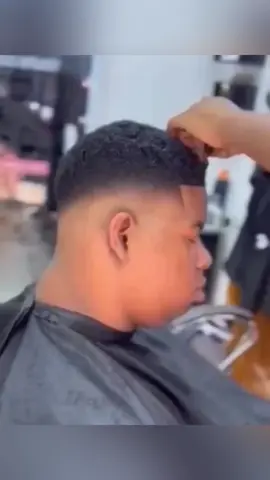 Barber prank #funnyvideos #usaus #jumscare #prankscare #foryou #scarescam #funny #funnytiktok #prankdoll #prank #possessed 