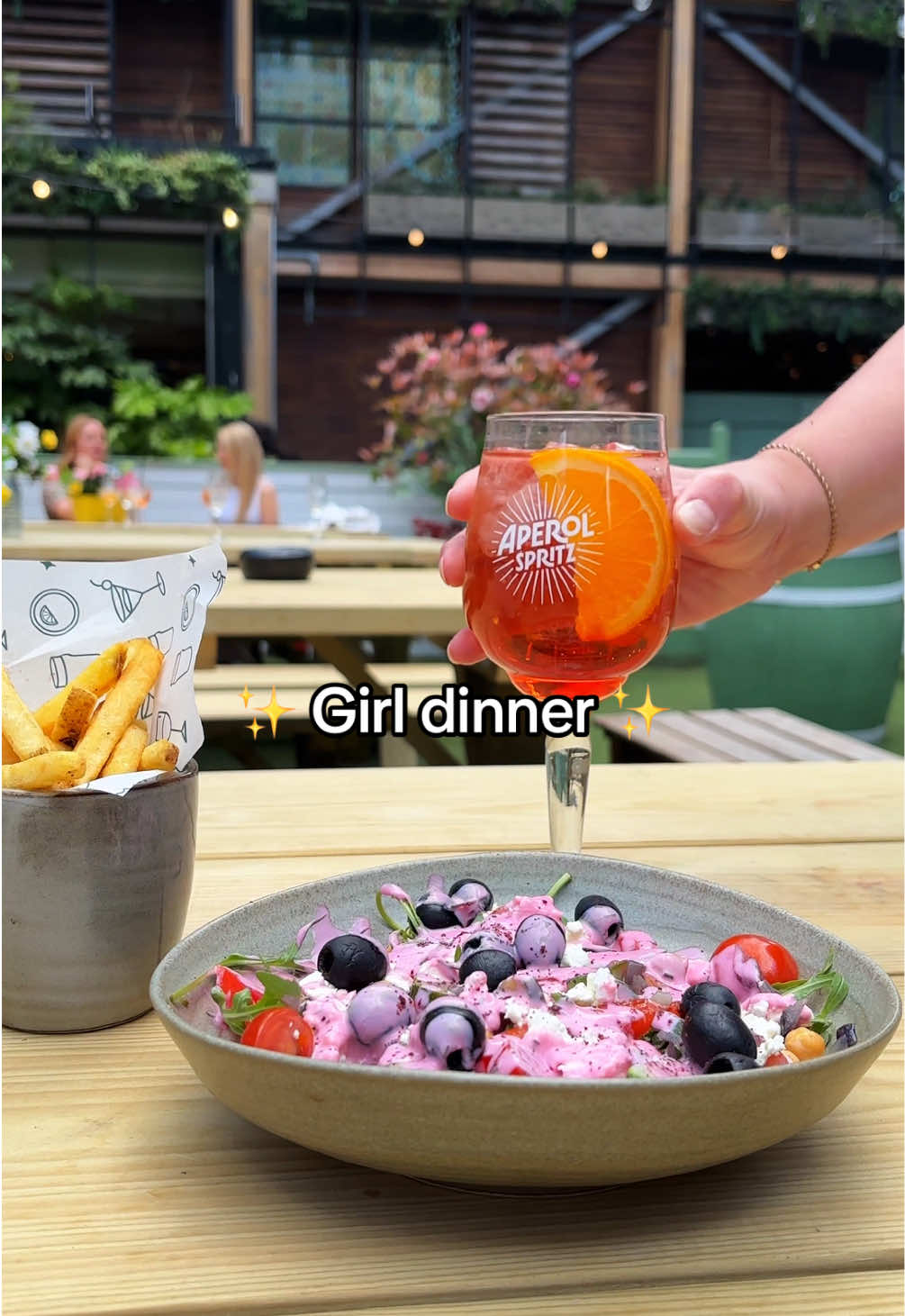 The ultimate girl dinner 💅✨ #girldinner #girldinners #aperolspritz #manchester #manchesterlunch #lawnclub #lawnclubmanchester 