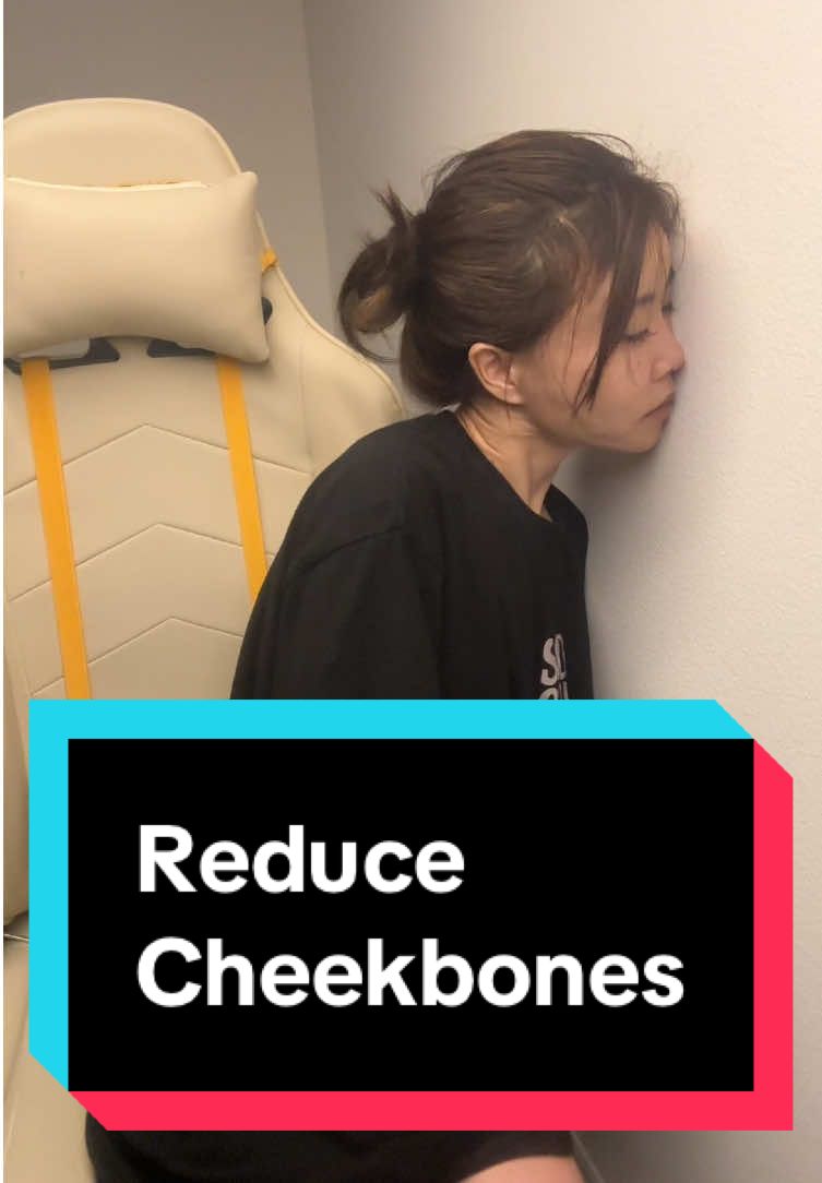 Did you know? Cheekbone position can shift—even if the bone size stays the same. Gentle pressure can make a difference over time. #KokoFaceYoga #KokoHayashi #FaceYoga #FacialStructure #FaceSculpting 