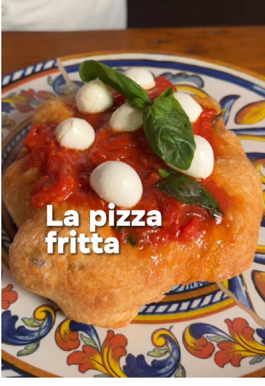 La pizza fritta ❤️ 📍 @casalerufini, Gallicano Nel Lazio (RM) 📞 Info e prenotazioni: 0695469591 🎥 @Atera | Marketing Agency  #pizzafritta #pizza #chefrufini 