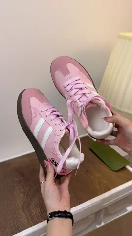 Giày thể thao Kitty #tiktokshop #salecuoithang #giaythethao #saleluongve 