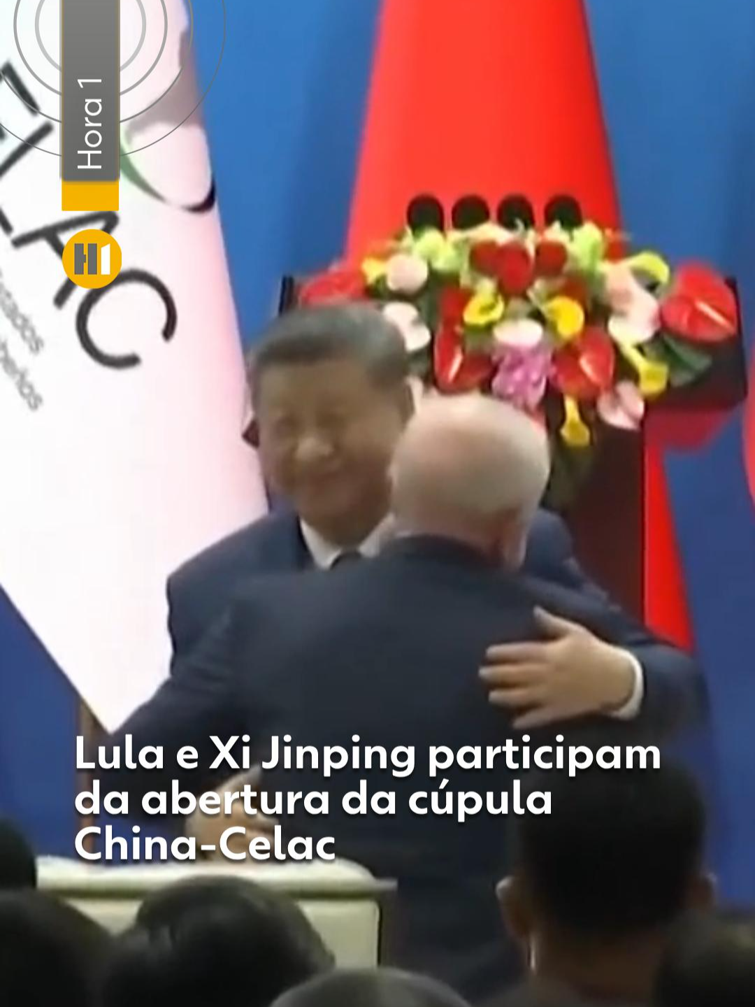 Multilateralismo - No segundo dia da viagem à China, o presidente Lula participou da abertura da cúpula China-Celac – entidade que reúne países da América Latina. Antes de Lula falar, o presidente chinês Xi Jinping fez um discurso inicial. Nele, fez críticas veladas a “países que colocam tarifas” sobre negociações, em uma clara referência aos Estados Unidos, dizendo que “esses países irão se isolar, e isso não é bom para nenhum país no mundo”. Lula, depois, discursou defendendo o multilateralismo e a união dos países latino-americanos para que eles encontrem oportunidades de negociação e de reforçar a economia latina. Saiba mais no #g1 #tiktoknoticias #china #celac #lula #economia #multilateralismo #américalatina #estadosunidos #tarifaço