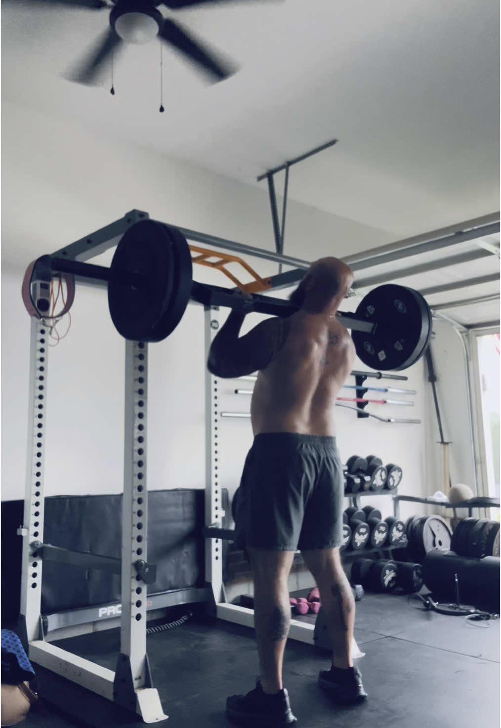Little upper body day up in the Dad bod gym 😂😂#garagegym #gym #upperbodystrength #strongman #press #shoulders #tiktok #athlete #Summer #dadbod #nc #summer #instagram #bigbaldandbearded #gymchronicles #strengthtraining 