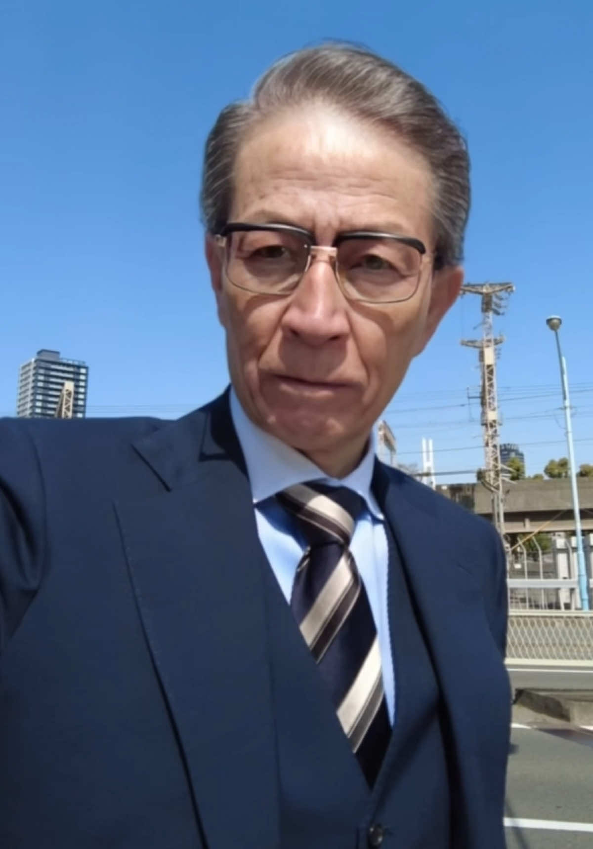 Needlees to say.🇯🇵 #funny #funnyvideos #japantiktok #japanvlog #japan #japanese #suit #suitstyle #StreetStyle #grandfather 