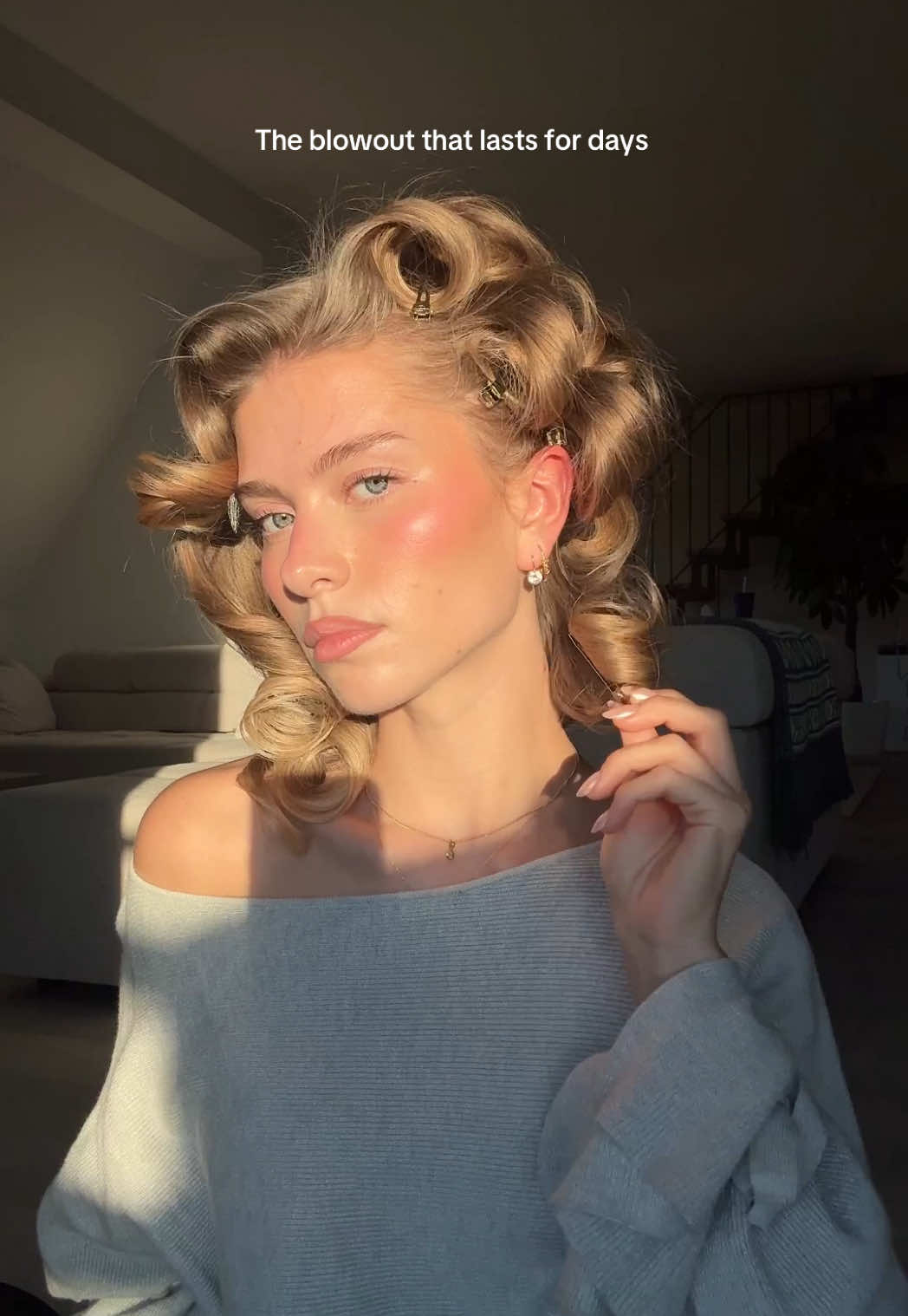 The perfect blowout doesn’t exist…  #blowout #dysonairwrap #hairtutorials 