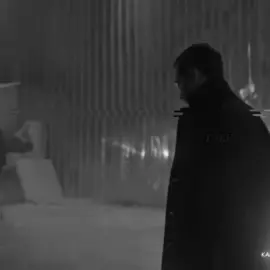 سن الصخرر 🖤🔥.+ اللقطات بالبايو.  #تشاتاي_اولسوي #esrefruya #مافيا #تركيا🇹🇷 #مسلسلات_تركيه #fyp #fypage #fypシ゚ #viral #video #foryoupage #fypag 