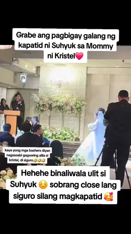 Grabe ma's inunang akapin ang mommy ni kristel bilang pag respito sa inlaws .#korean #koreanwedding #INCwedding #KristelFulgar #suhyuk #wedding #fyp #foryoupage #fypage #viral 