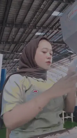 jam e wong komet 😭#trendingvideo #xyzbc #fypシ #tren #buruhpabrik #fypシ 