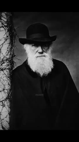 تشارلز داروين ولد عام 1809 كان عالم طبيعة إنجليزيًا، يُعتبر واحدًا من أبرز العلماء في التاريخ. اشتهر داروین بنظريته حول التطور عن طريق الانتخاب الطبيعي، والتي قدمها في كتابه 