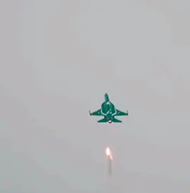 Speed jet 🛩️ pak airforce #creatorsearchinsights #fyp #viral #tiktok #foryoupage #trending #1millionaudition #airplane #pakistani_tik_tok #bangladesh🇧🇩 #turkishseries 