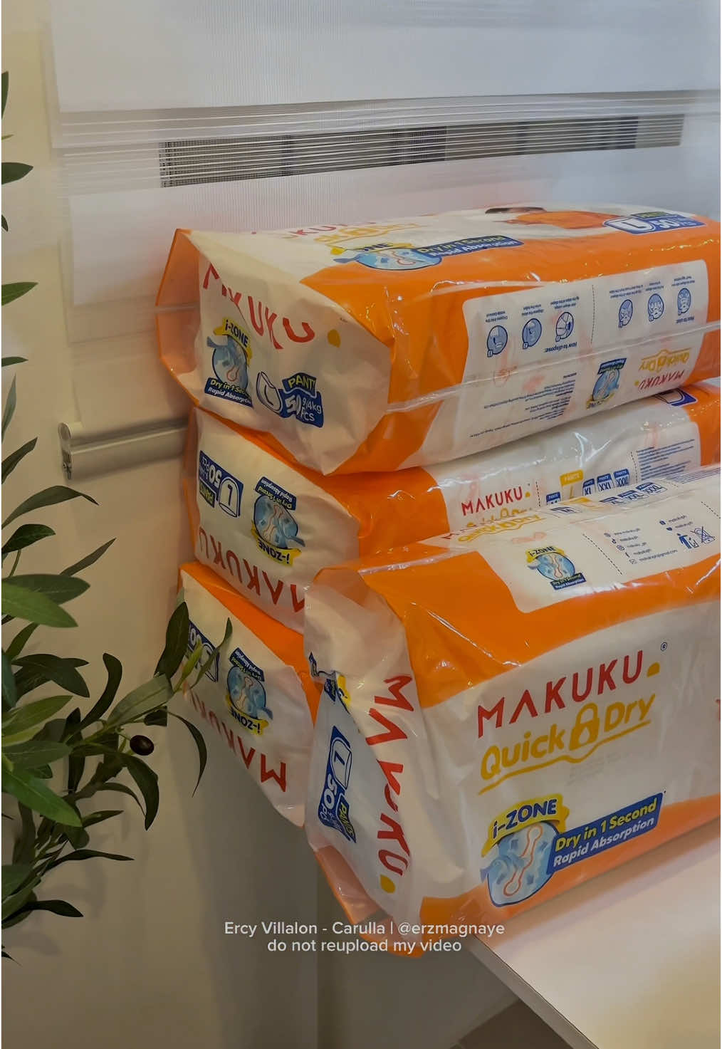 Mas gusto ko yung quality ngayon ng makuku diapers compare noon ang mura kaya napahoard na ko napakalambot siguradong di maiiritate ang skin ni baby 10/10⭐️ #makuku #makukudiaper #makukuizone #izonediaper #affordablediaper 