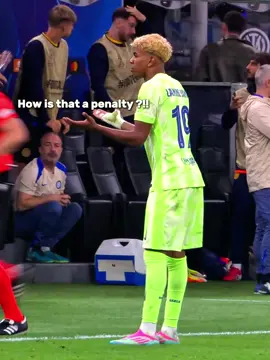 Yamal’s reactions to Barcelona’s come back are crazy 😳 #football #yamal #ucl 