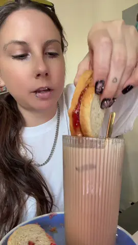PBJ  #eatwithme #fypシ #breakfast 