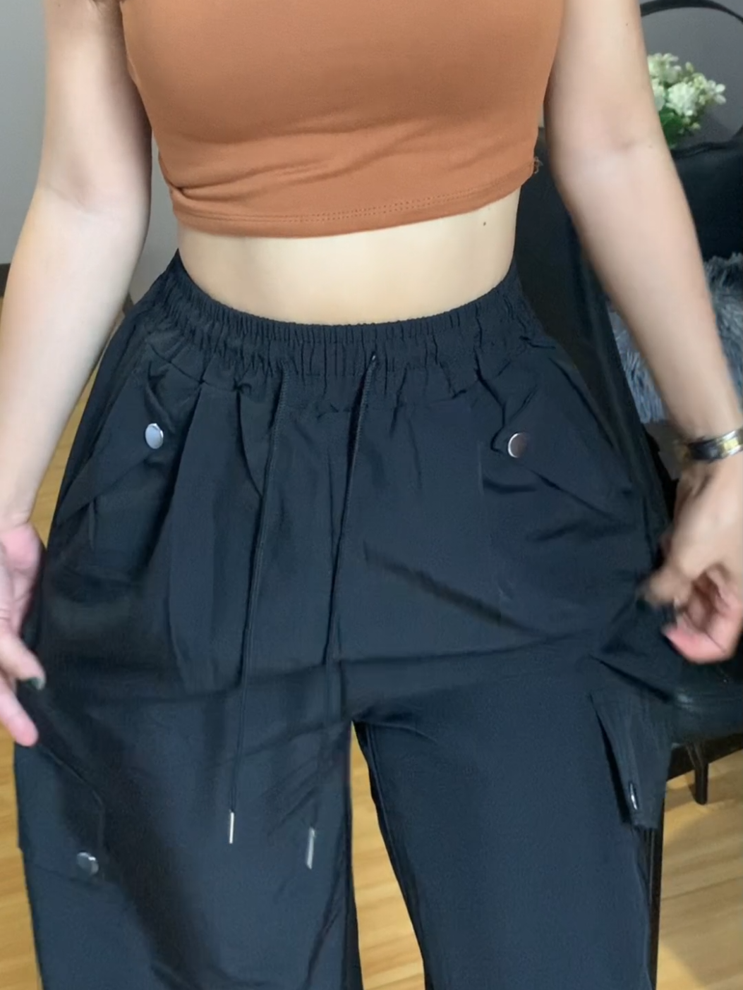 drawstring wide leg cargo pants🫶 #cargopants #drawstringpants #widelegpants #pantsrecommendation #visuking #fyp 